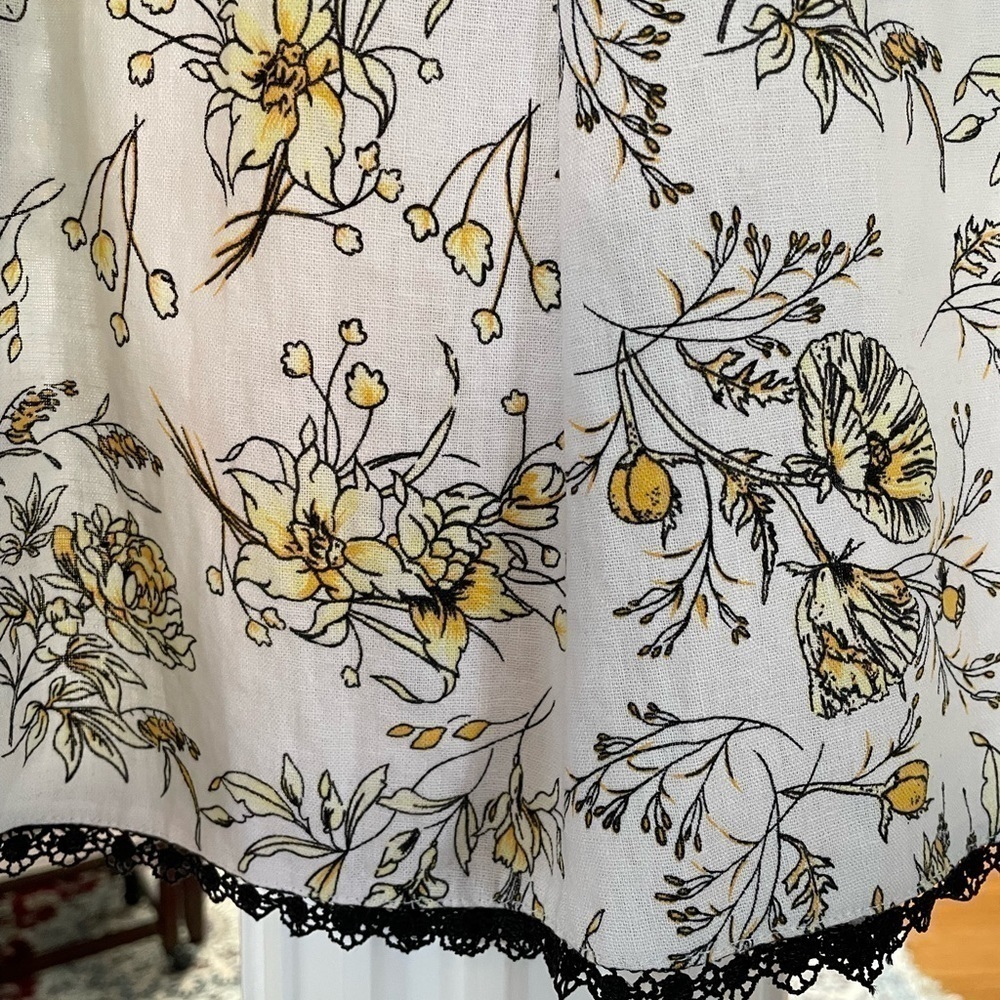 Notations floral A- line summer skirt. Size M 55% linen ,45%Rayon . Women’s - Picture 3 of 5